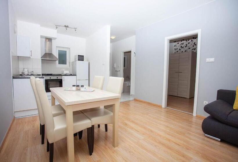 Апартаменты 1 Спальня, Maple Tree Budget Apartments
