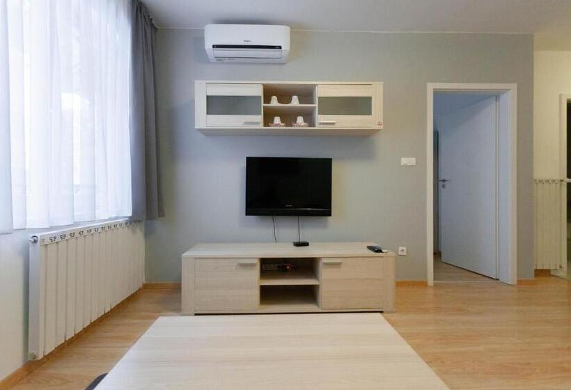 דירת חדר, Maple Tree Budget Apartments