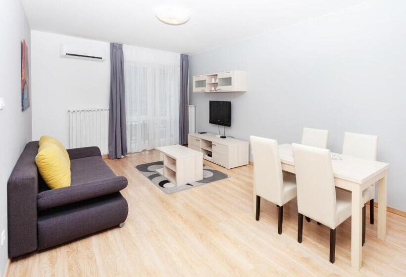 דירת חדר, Maple Tree Budget Apartments