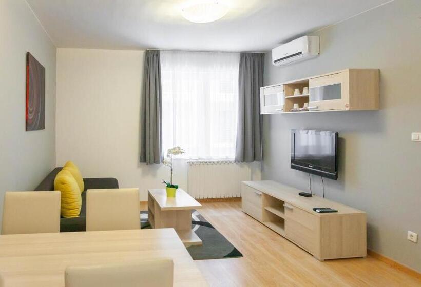דירת חדר, Maple Tree Budget Apartments