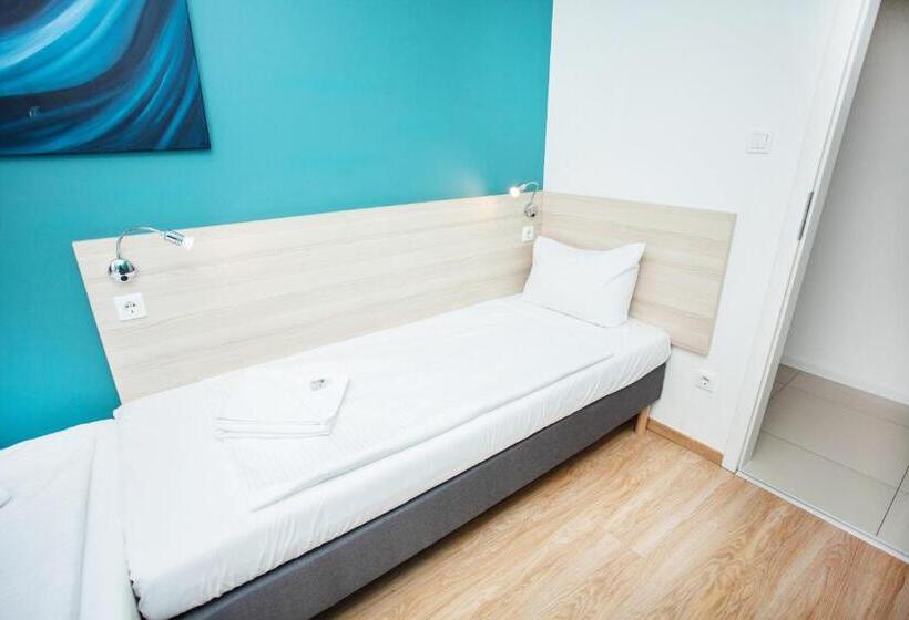 Апартаменты 3 Спальни, Maple Tree Budget Apartments