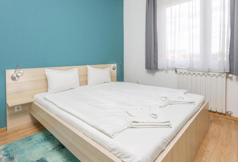 דירת דלוקס 3 חדרי שינה, Maple Tree Budget Apartments