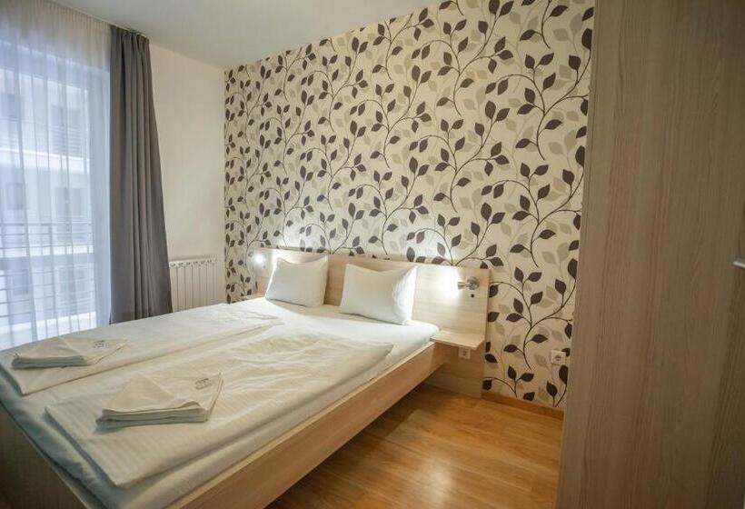 דירת חדר, Maple Tree Budget Apartments