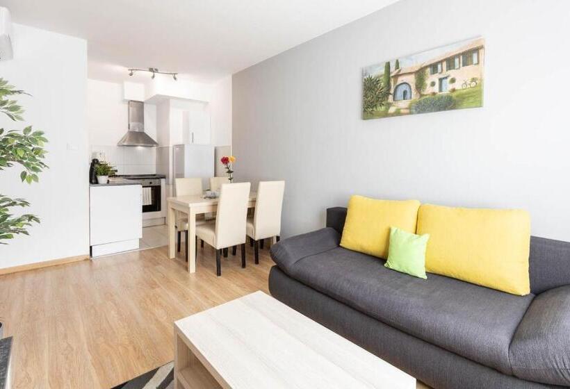 Апартаменты Deluxe 1 Спальня, Maple Tree Budget Apartments