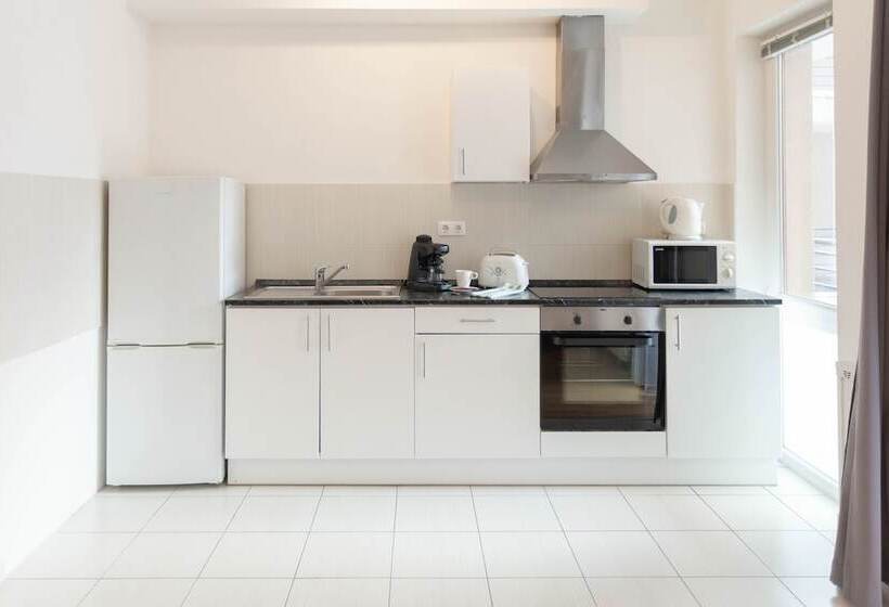 דירת שני חדרים, Maple Tree Budget Apartments