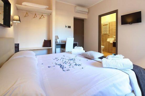 חדר סטנדרט לשלושה, Colosseum Deluxe