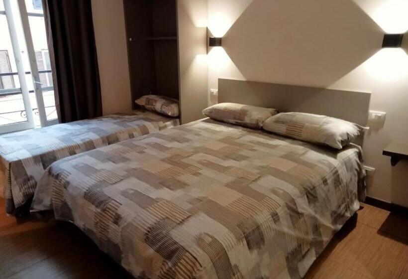 חדר סטנדרט לשלושה, Colosseum Deluxe