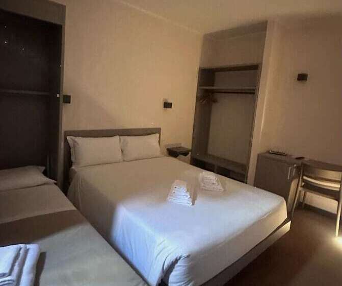 חדר סטנדרט לשלושה, Colosseum Deluxe