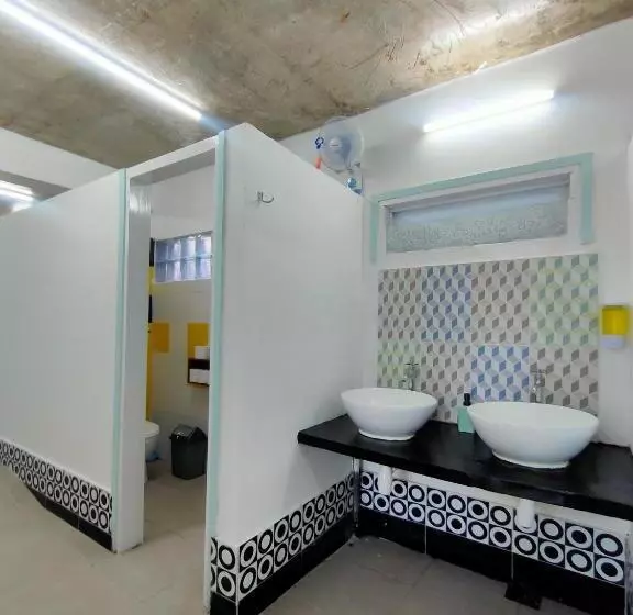 اتاق لوکس سه تخته, Gili Beach Bum Hostel