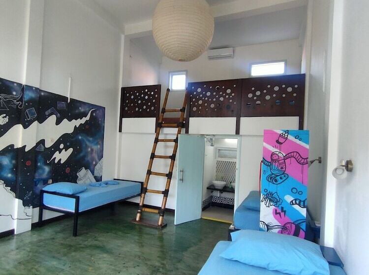 共用房间的床, Gili Beach Bum Hostel