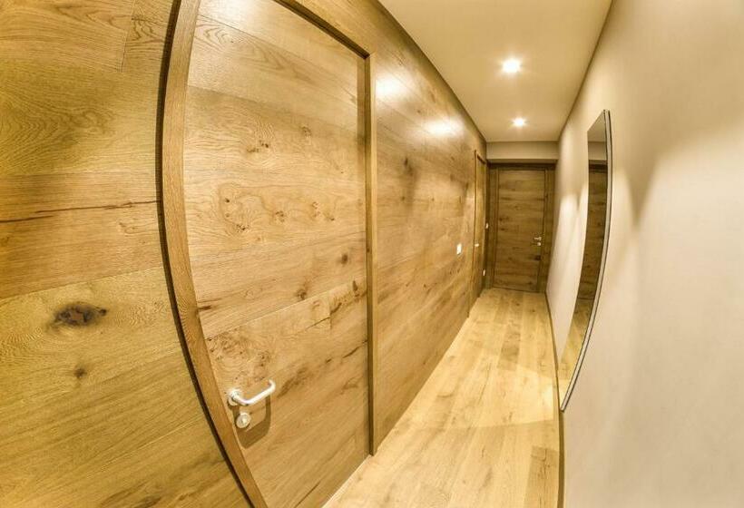 آپارتمان یک خوابه با دری مشترک که هال را جدا می کند., Grand Hotel Europa Rivisondoli Centro