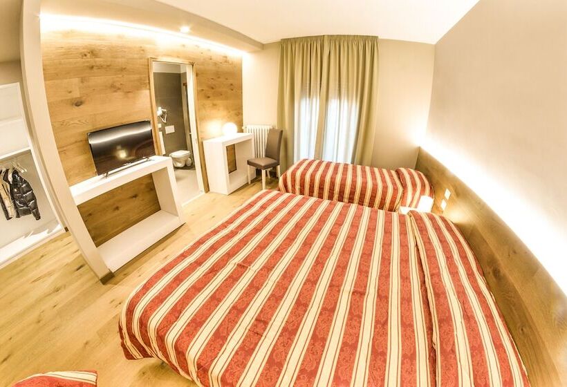 スーペリアの４人部屋, Grand Hotel Europa Rivisondoli Centro