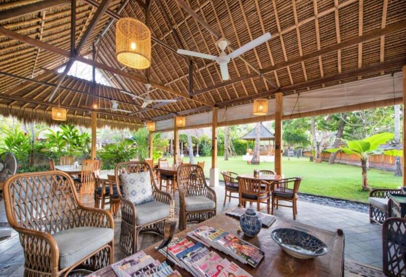 غرفة قياسية ثلاثية, Aashaya Jasri Resort