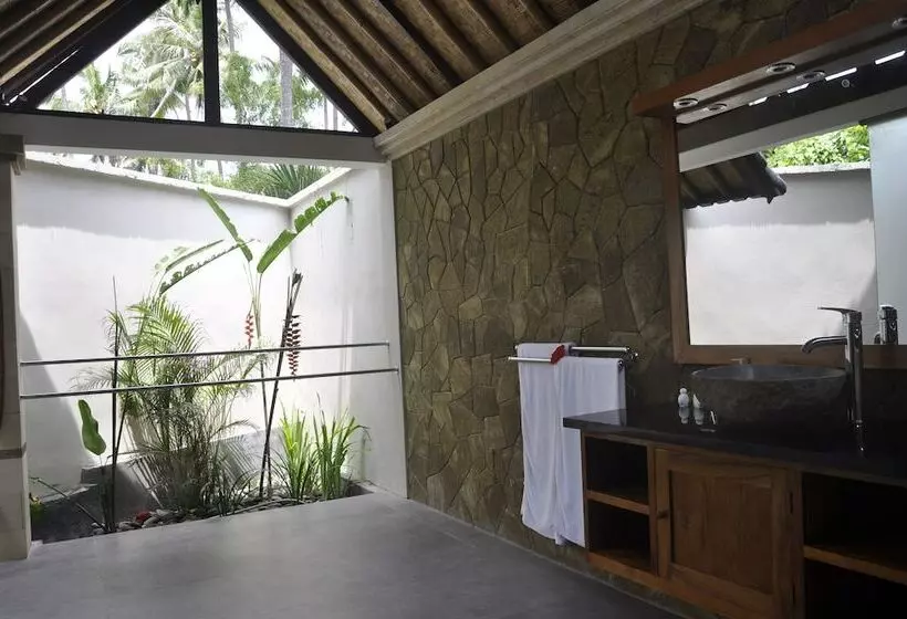 سوییت خانوادگی, Bali Santi Bungalows
