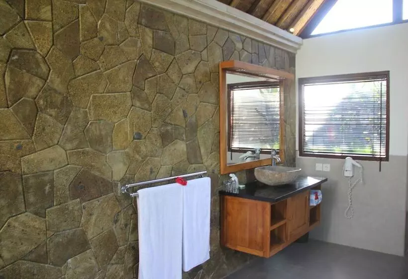 سوییت خانوادگی, Bali Santi Bungalows