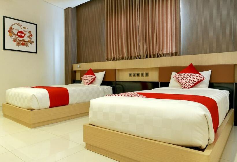 غرفة ديلوكس, Sans Hotel Grand Omah Sastro