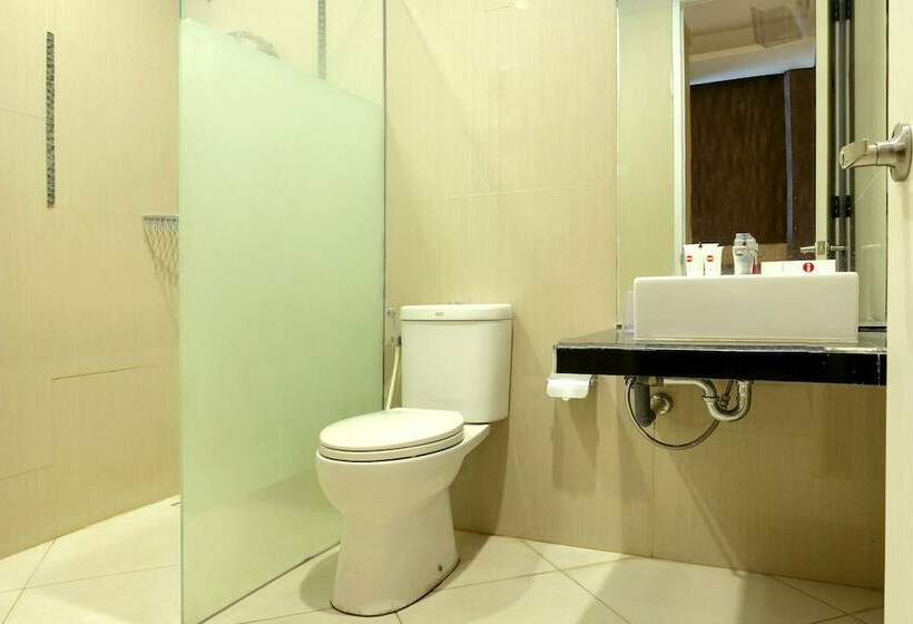 غرفة ديلوكس, Sans Hotel Grand Omah Sastro