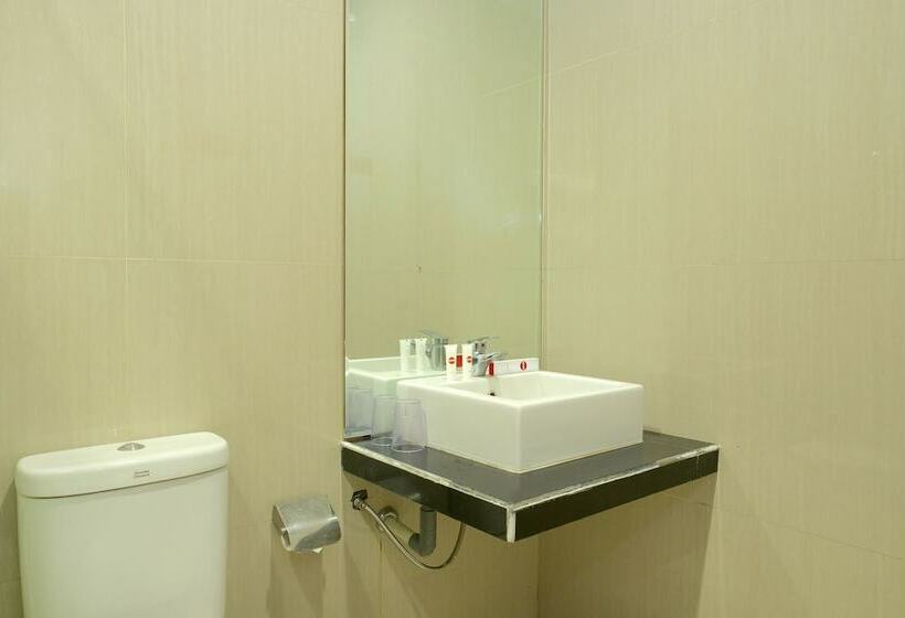 غرفة ديلوكس, Sans Hotel Grand Omah Sastro