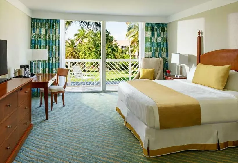 اتاق استاندارد با تخت بزرگ, Lighthouse Pointe At Grand Lucayan