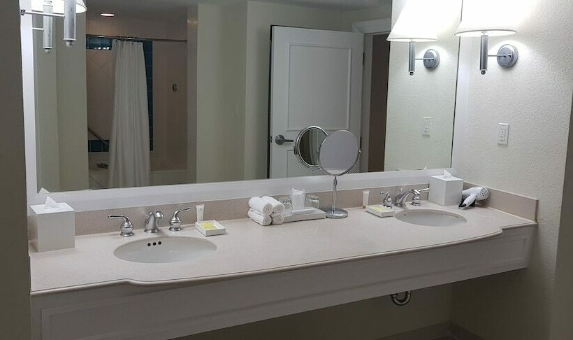 キングサイズベッドのスタンダードルーム, Lighthouse Pointe At Grand Lucayan