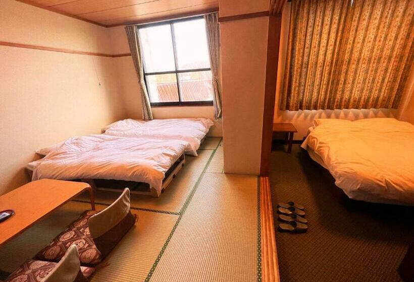 חדר סטנדרט לשלושה, Oyado Kinkiyu