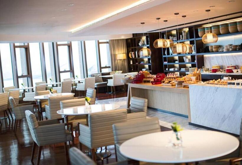 Номер Клуб, Renaissance Nanjing Olympic Centre