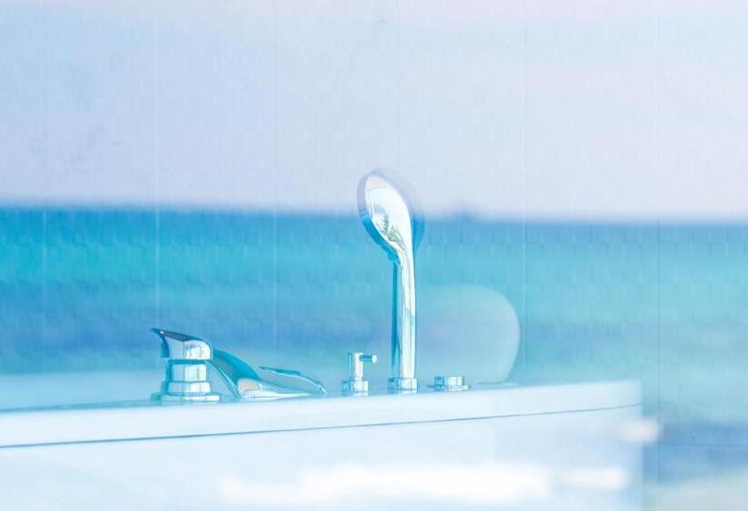 بنجلو ديلوكس, Seafar Resort