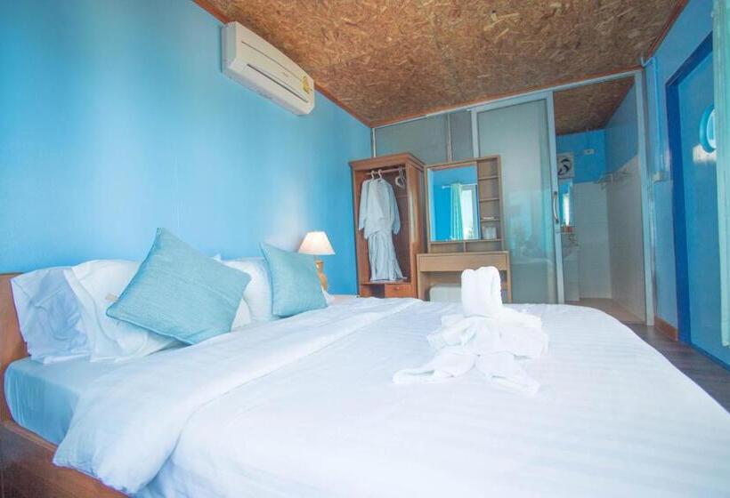 بنجلو قياسى مطل على البحر, Seafar Resort