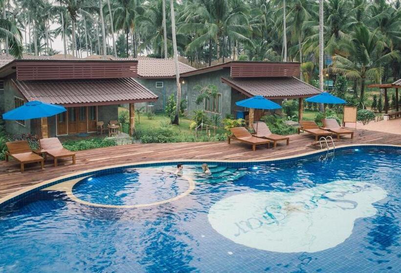 غرفة قياسية مطلّة علي حمام السباحة, Seafar Resort