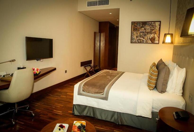 Club Room King Bed, The Avenue