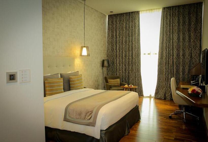 Club Room King Bed, The Avenue