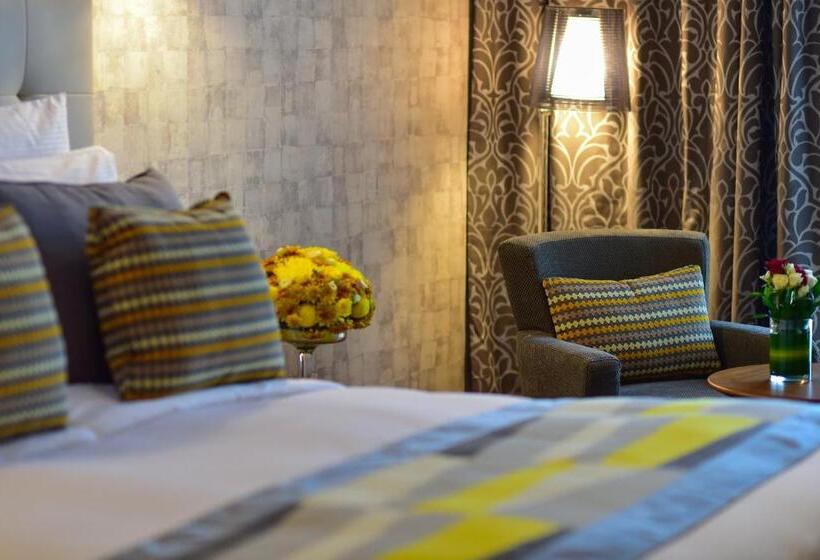 Club Room King Bed, The Avenue