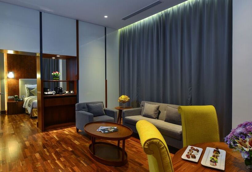 سوییت اجرایی, The Avenue