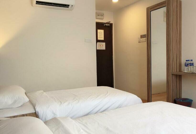 חדר סופריור לשלושה, Tumike Hotel Bentong