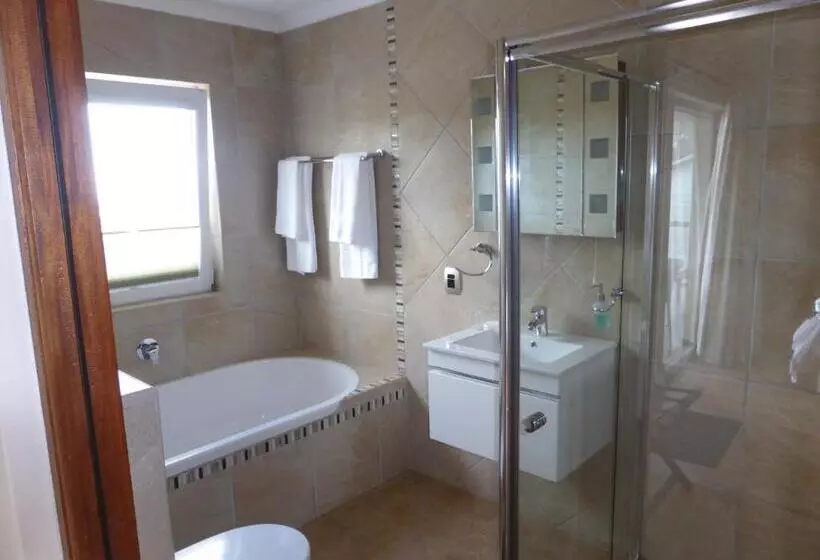 سوییت با چشم‌انداز دریا, Lala Panzi B&b