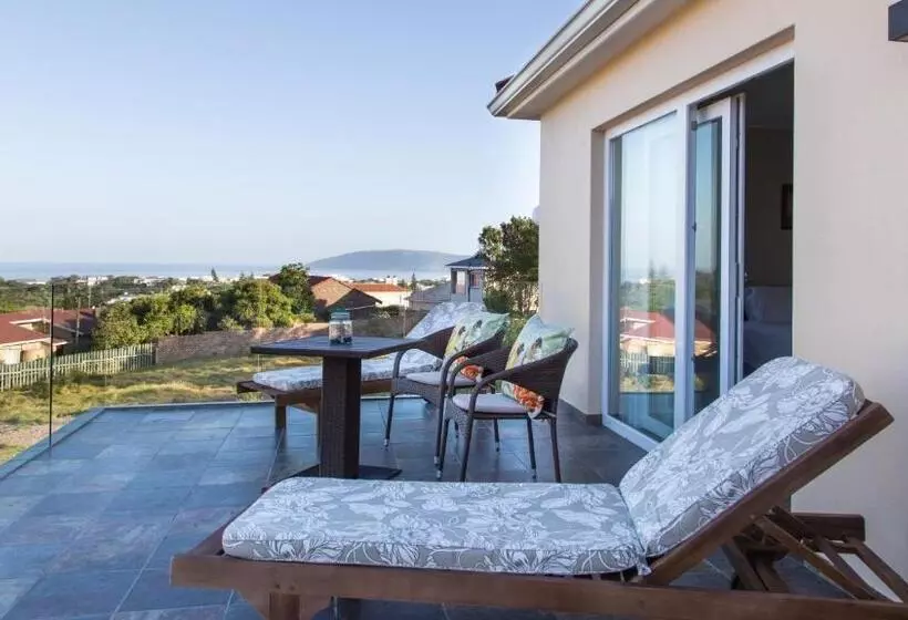 Triple Room Sea View, Lala Panzi B&b