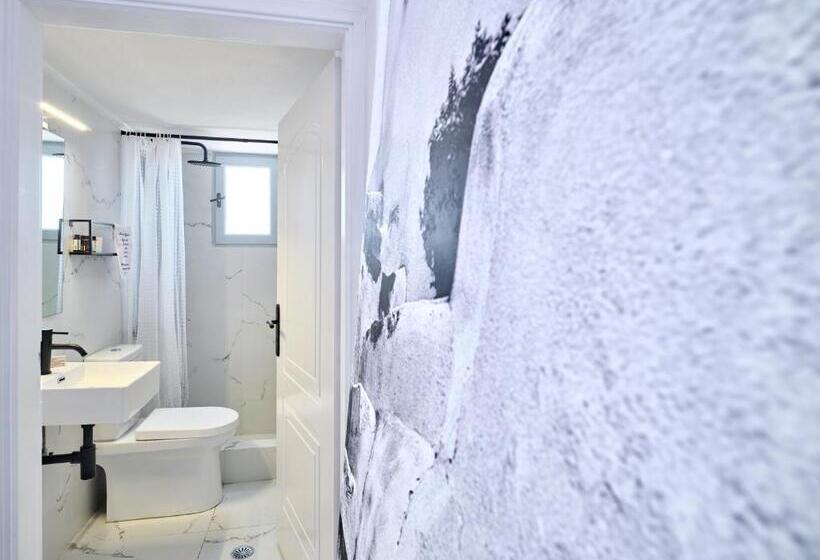 اتاق خانوادگی, Milaki Kimolos