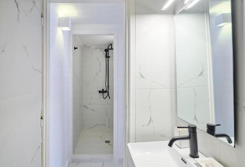 اتاق لوکس, Milaki Kimolos