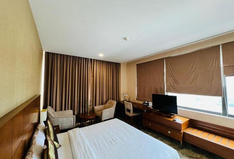 اتاق لوکس یک تخته, Aurora Hotel Plaza