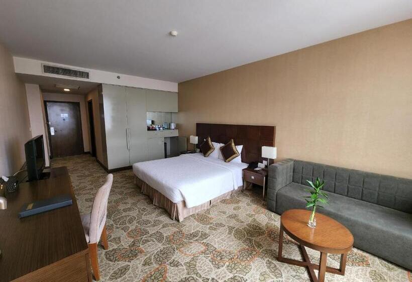 اتاق استاندارد با تخت بزرگ, Aurora Hotel Plaza