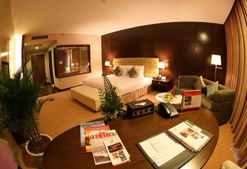 استودیوی استاندارد, Aurora Hotel Plaza