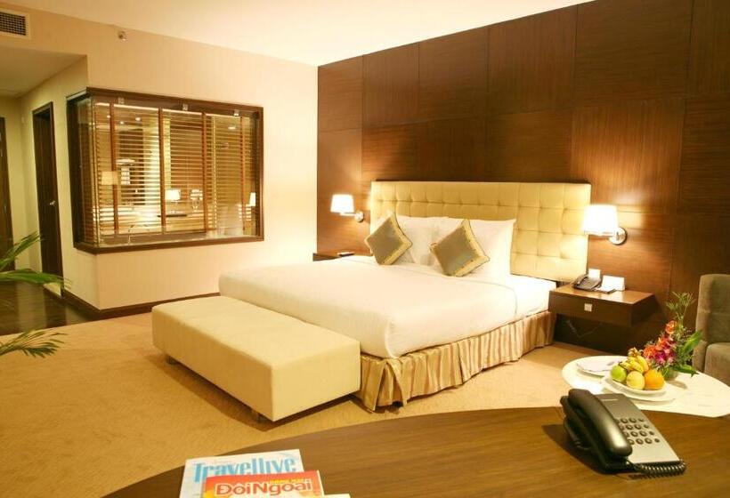 استودیوی استاندارد, Aurora Hotel Plaza