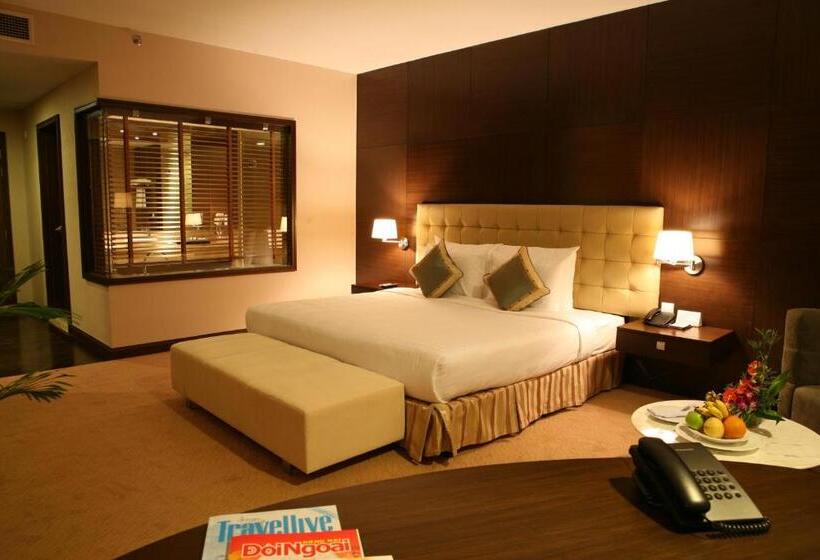 Deluxe Suite King Bed, Aurora Hotel Plaza