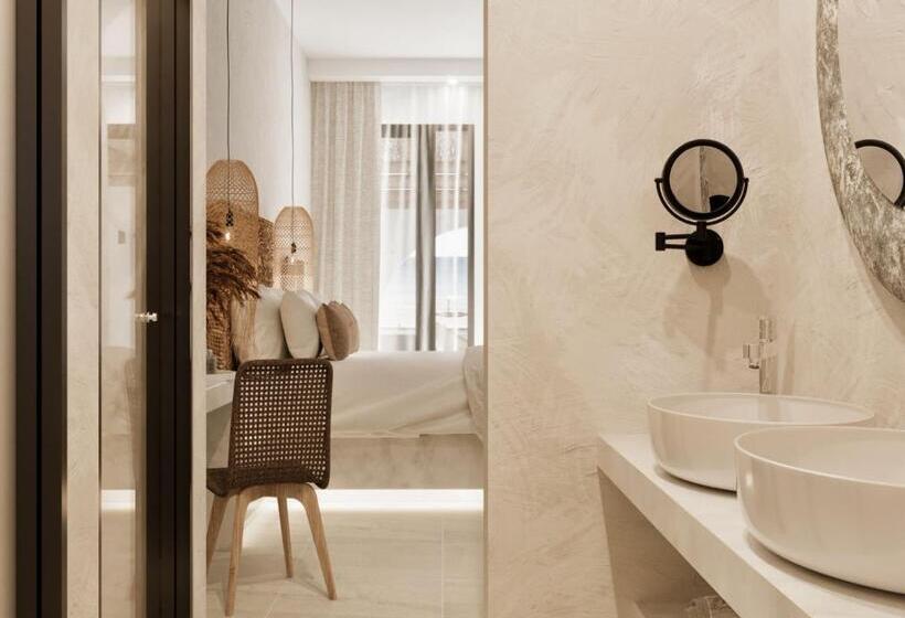 Junior Suite met Uitzicht op Zee, Delfini Beach