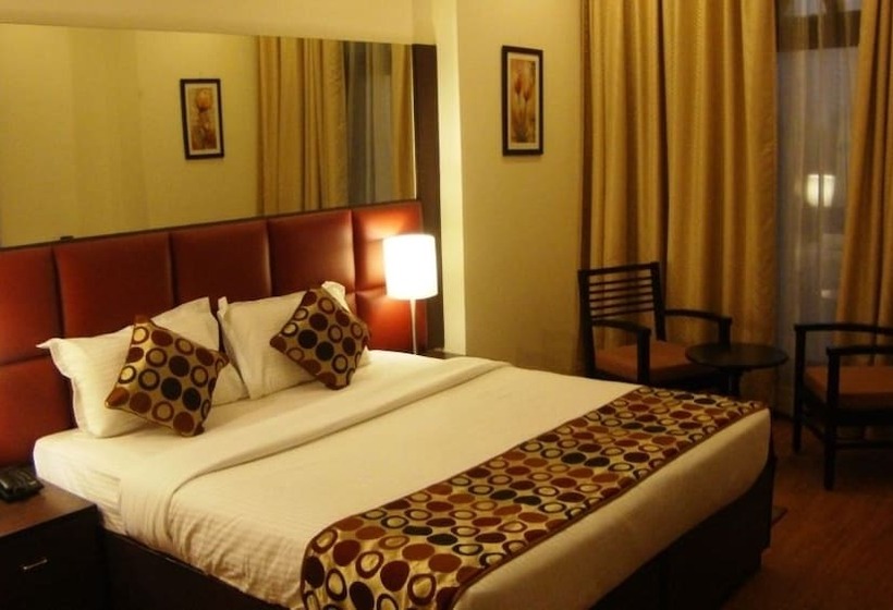 غرفة تنفيذية, Ahuja Residency Cyber City Ii