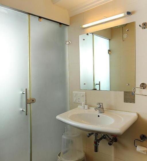 غرفة تنفيذية, Ahuja Residency Cyber City Ii