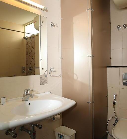 غرفة تنفيذية, Ahuja Residency Cyber City Ii