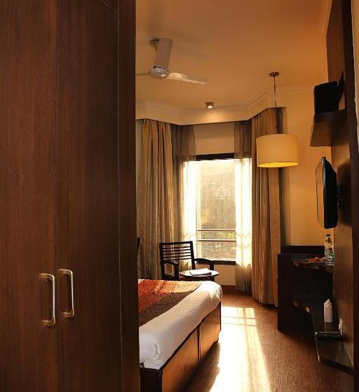 غرفة تنفيذية, Ahuja Residency Cyber City Ii