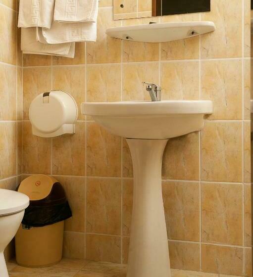 اتاق استاندارد سه نفره, Ceramica