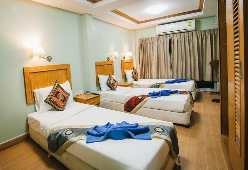 غرفة قياسية ثلاثية, Chilli Hotel&restaurant